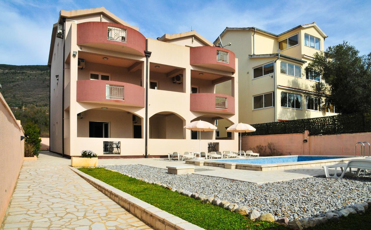 Apartmani Bulajic 蒂瓦特 外观 照片